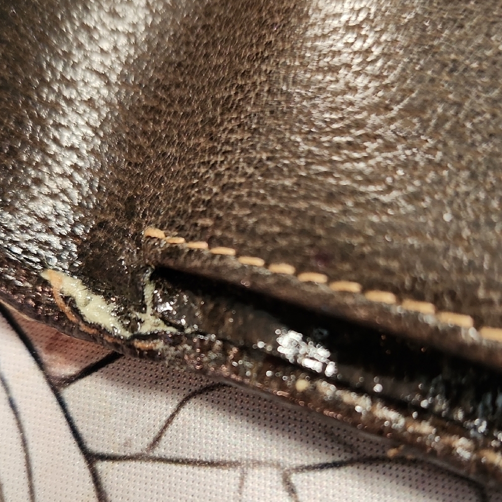 Vintage Gucci Beige and Brown Wallet with Signature Stripe - Picture 9 of 12